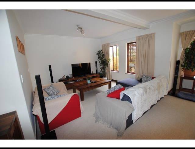 3 BEDROOM TOWNHOUSE FOR SALE IN RIVONIA